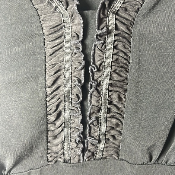 Worthington V-Neck Stretch Ruffle Top Size Large Black - Picture 4 of 8